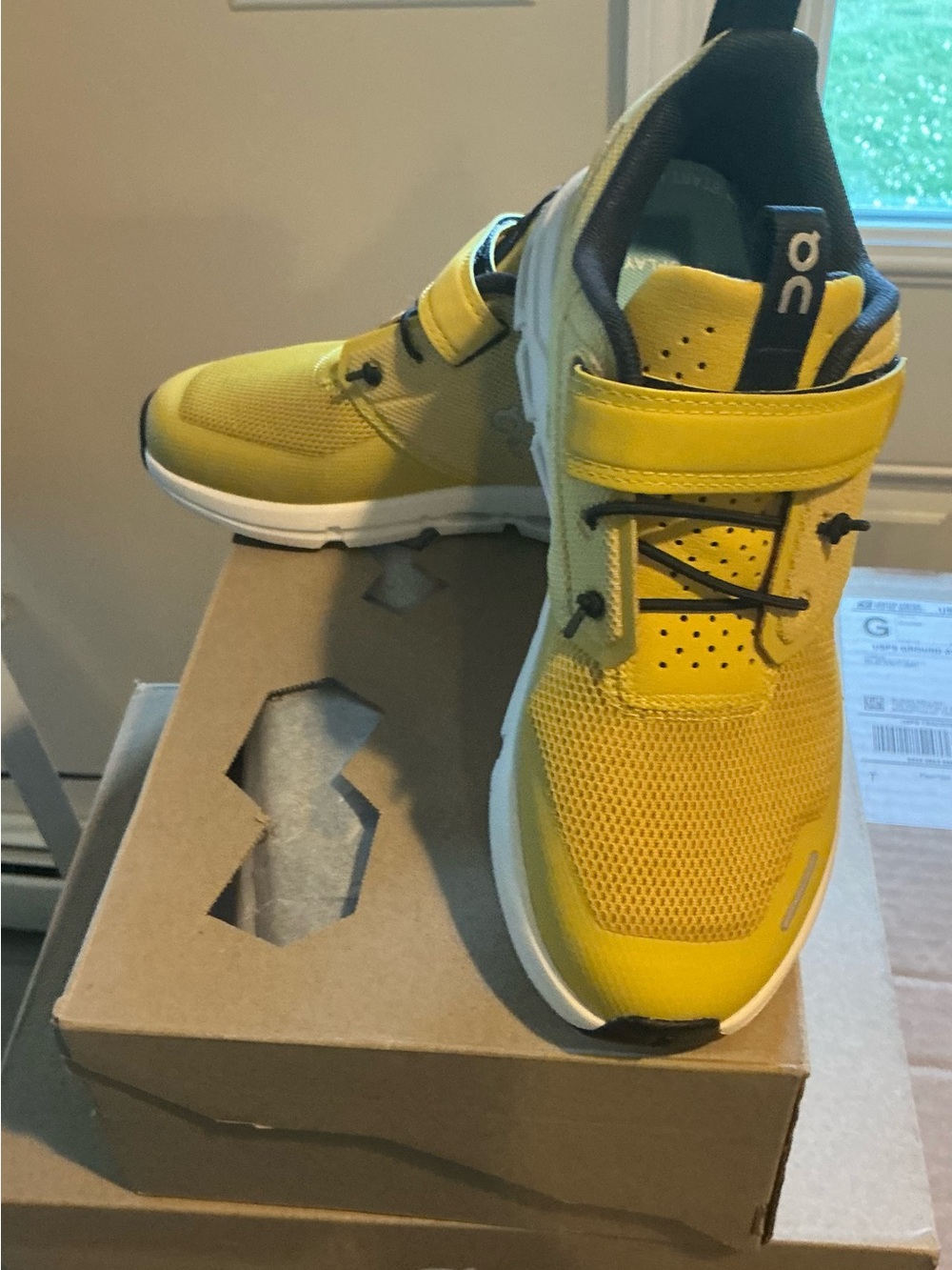 On Running Kids Yellow Hook-and-Loop Athletic Sneakers